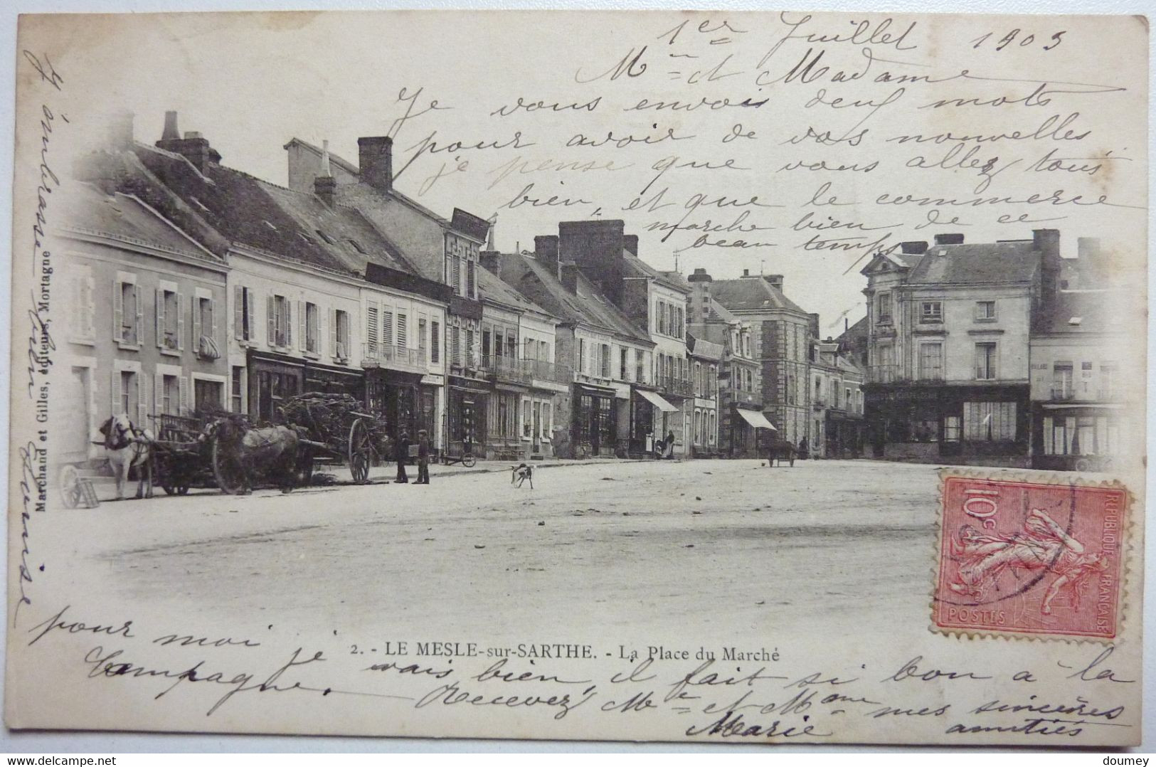 LA PLACE DU MARCHÉ - LE MESLE Sur SARTHE - Le Mêle-sur-Sarthe