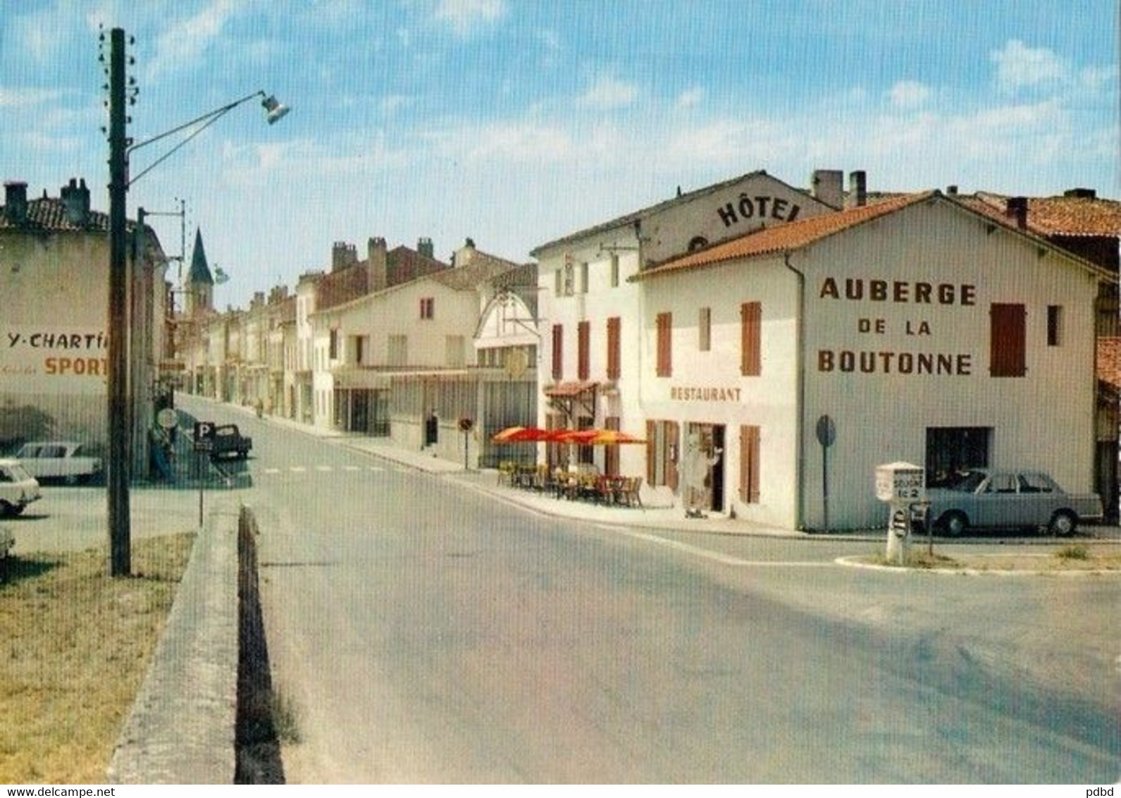 79 . Brioux-en-Boutonne . Grand' Rue . 2 CPM Identiques . - Brioux Sur Boutonne