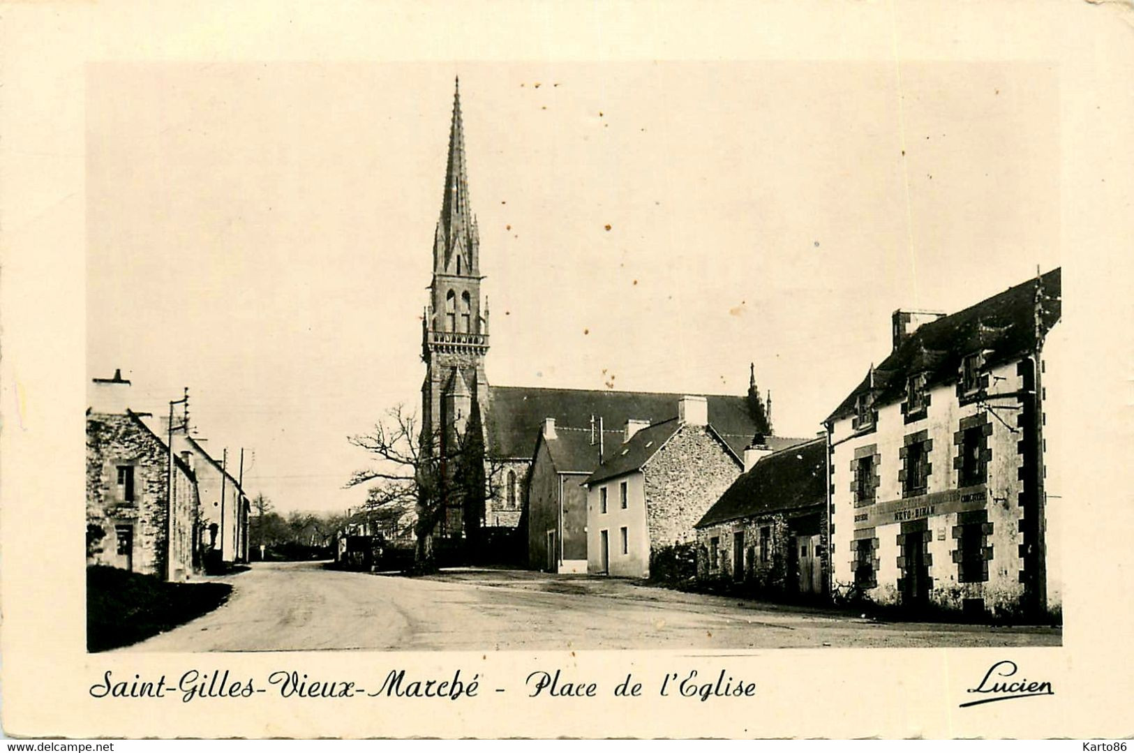 St Gilles Vieux Marché * La Place De L'église Du Village - Saint-Gilles-Vieux-Marché