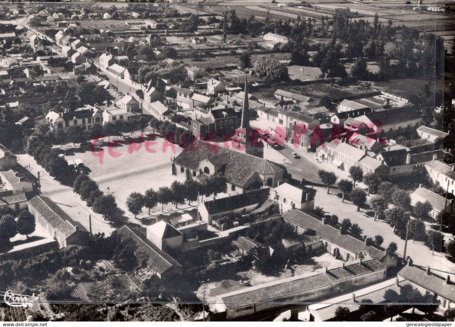 85- ST SAINT JEAN DE MONTS- L' EGLISE  ET LA PLACE - VUE AERIENNE -1958 - Saint Jean De Monts