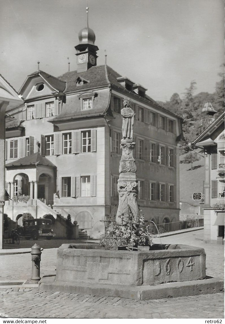 SARNEN → Das Rathaus Von Sarnen Mit Oldtimer Anno 1957 - Sarnen