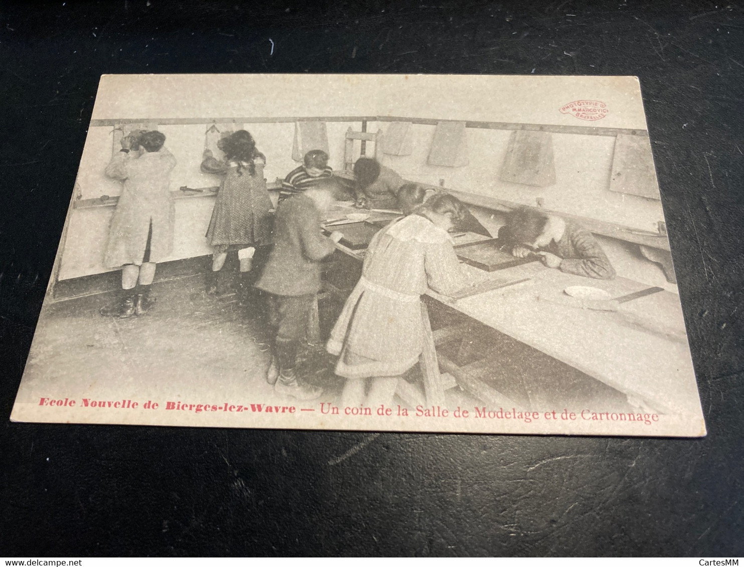 Wavre Bierges École Nouvelle De Bierges-lez-Wavre Un Coin De La Salle De Modelage Et De Cartonnage - Waver