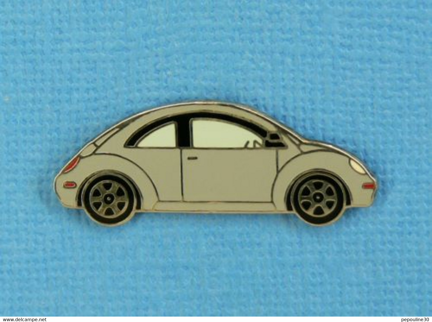 1 PIN'S //  ** NEW BEETLE VOLKSWAGEN / GRISE ** - Volkswagen