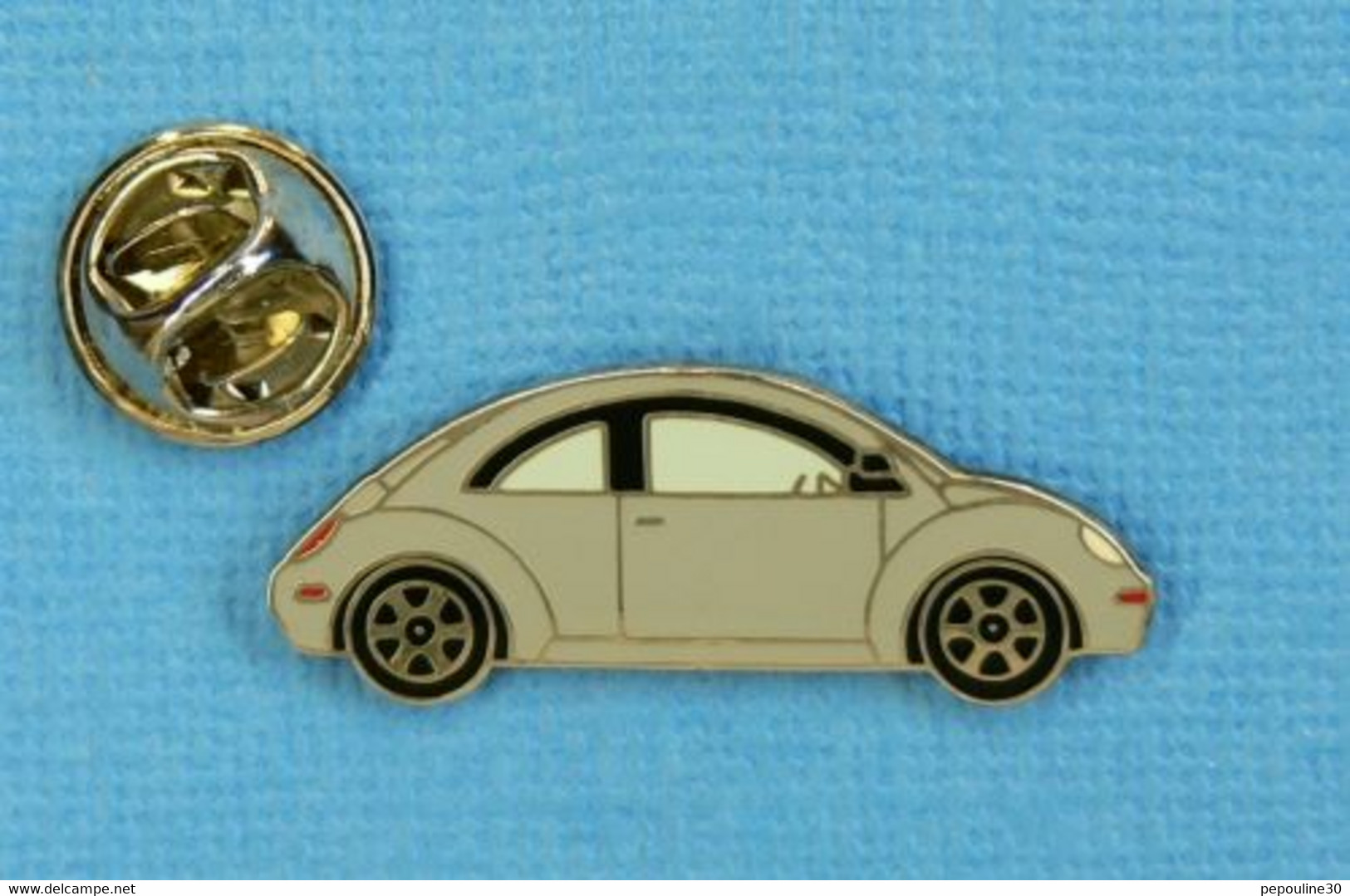 1 PIN'S //  ** NEW BEETLE VOLKSWAGEN / GRISE ** - Volkswagen