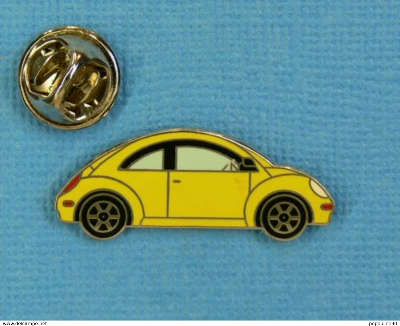 1 PIN'S //  ** NEW BEETLE VOLKSWAGEN / JAUNE ** - Volkswagen