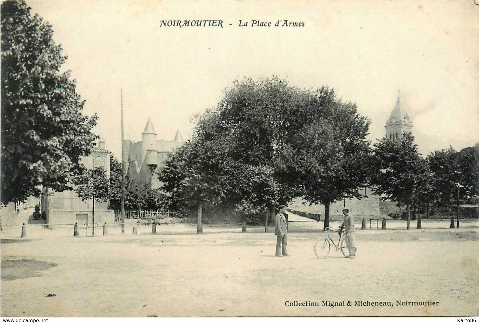 Noirmoutier * Vue Sur La Place D'armes - Noirmoutier