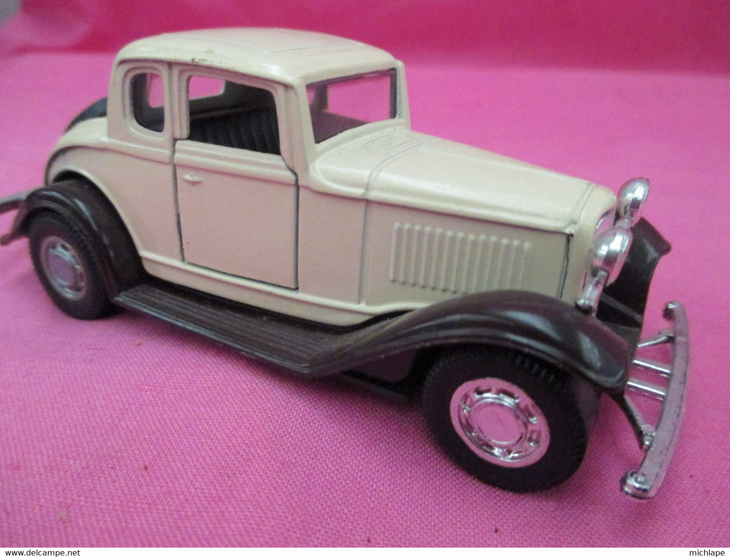 Miniature   Voiture   -1/36em -   YATMIN - FORD  COUPE - Scala 1:32