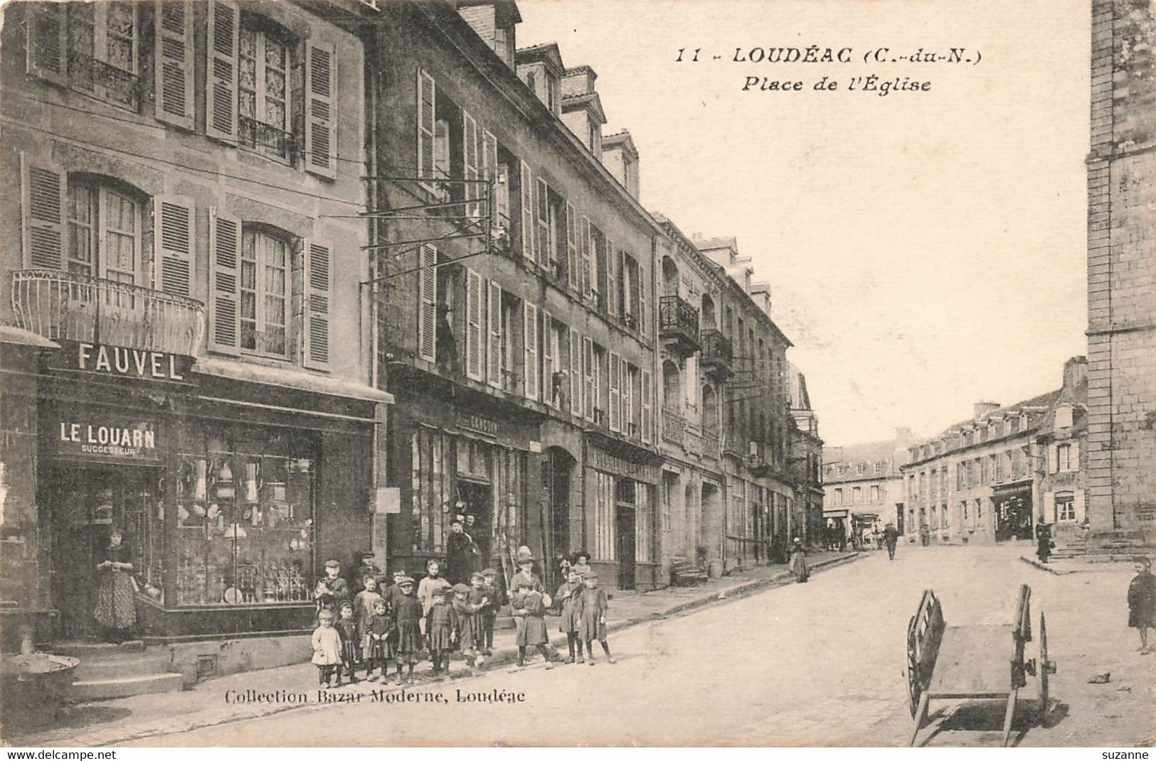 LOUDÉAC - Place De L'église - Animée - Loudéac