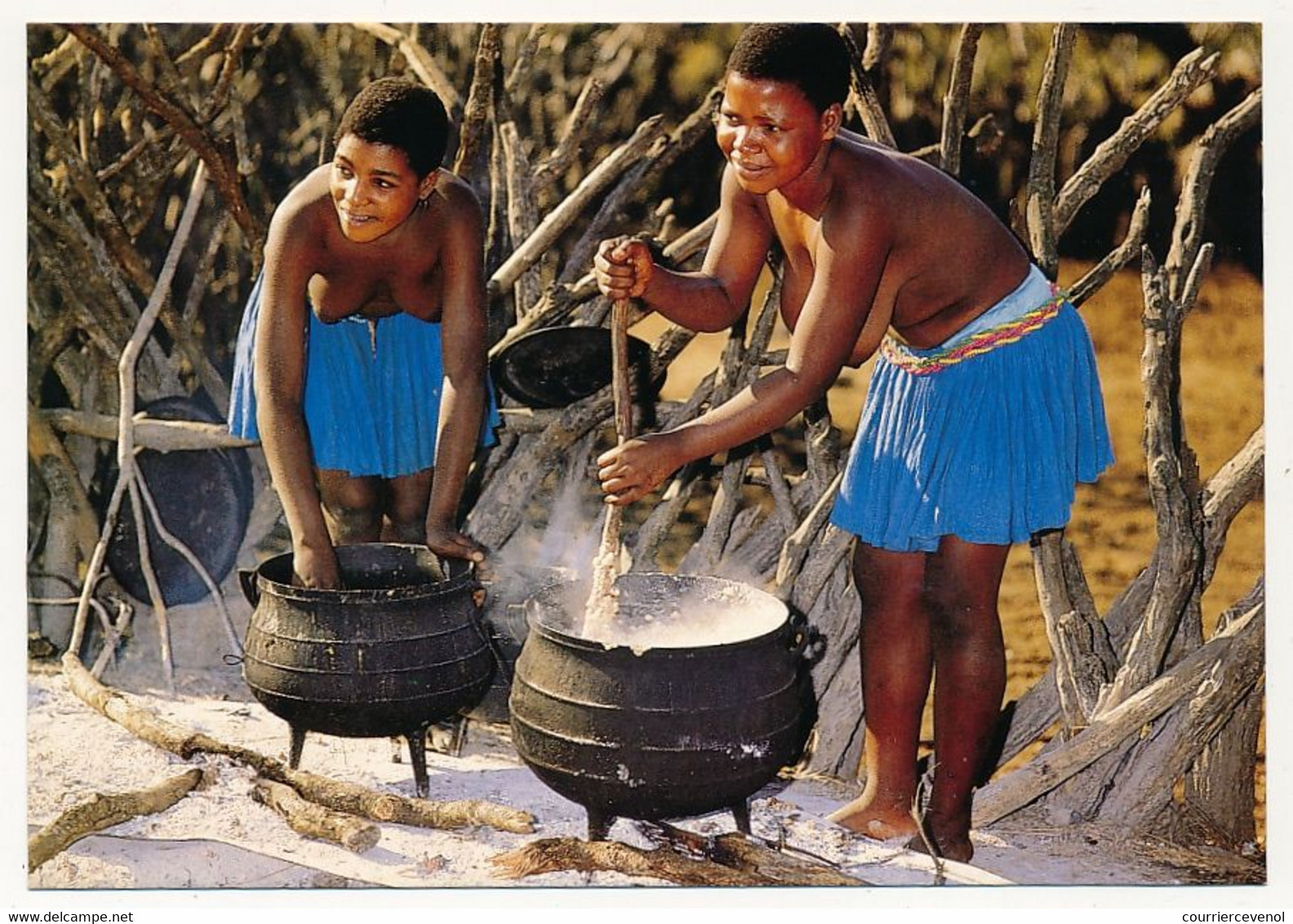 10 CPM - AFRIQUE DU SUD - Jeunes Filles, Jeunes Femmes, Fabrication De Paniers, Fumeuses De Pipes ... - Afrique Du Sud