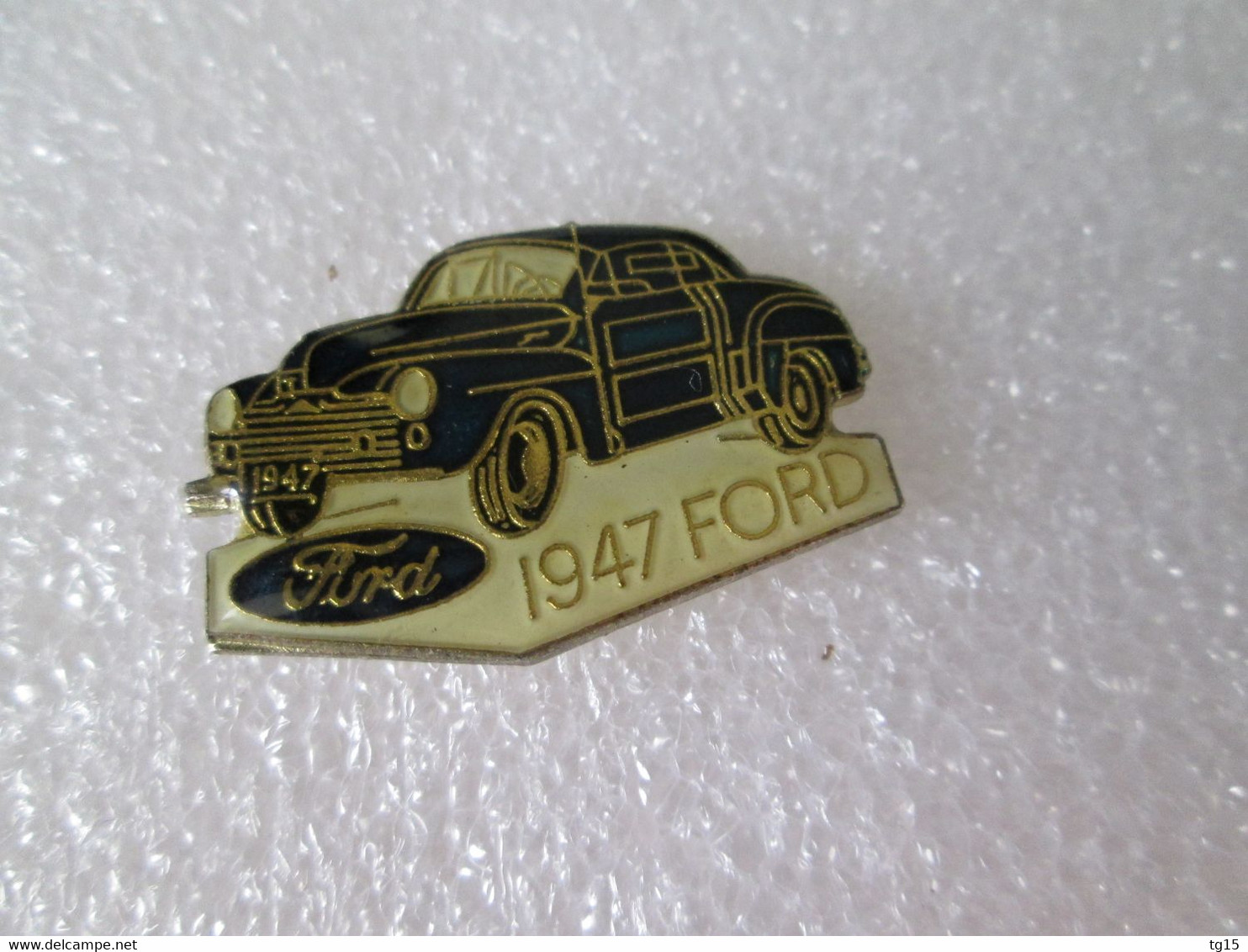 PIN'S    FORD   1947 - Ford