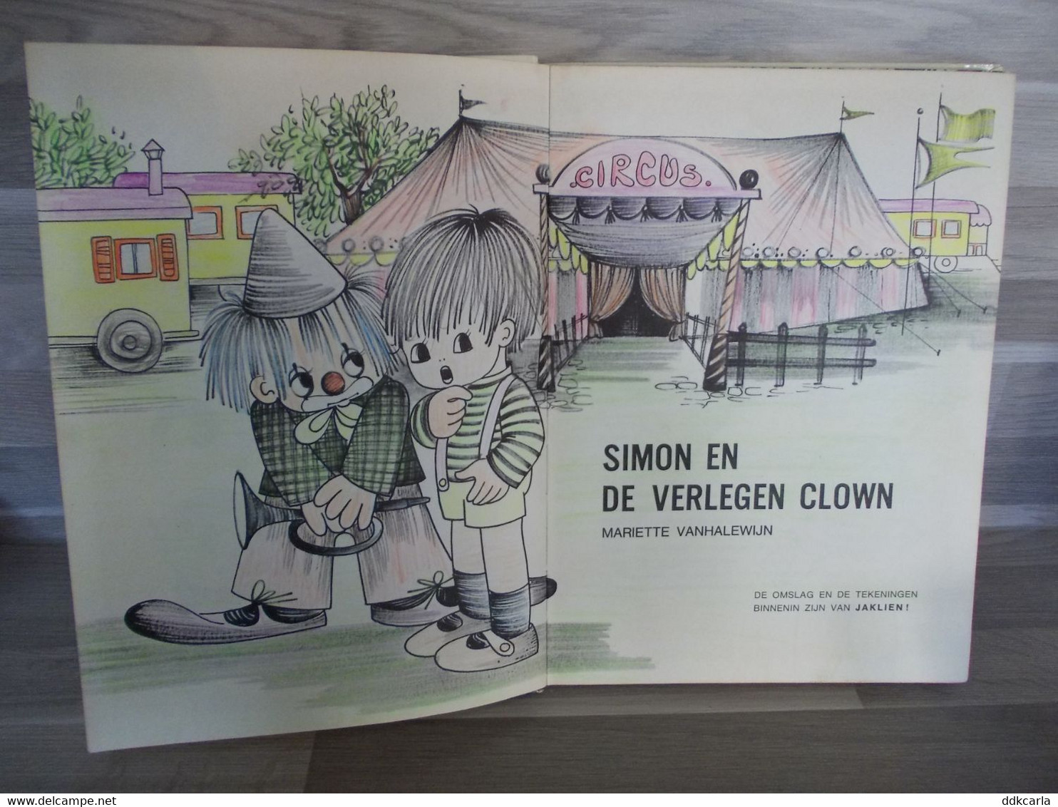 Boek - Simon En De Verlegen Clown - Met Tekeningen Van JAKLIEN ! - Gesigneerd Door Mariette Vanhalewijn - Juniors