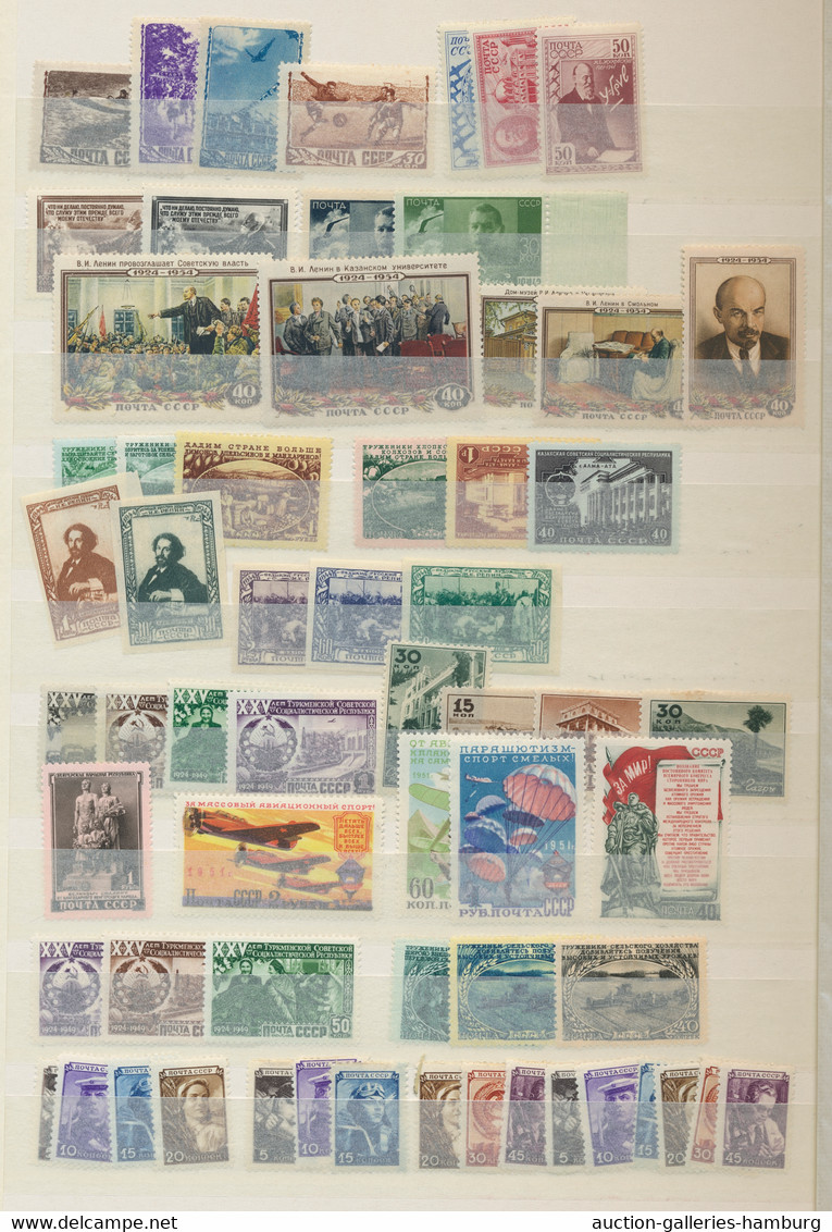 Sowjet Union: 1923-1991, Etwas Durcheinander Gesteckte Partie In 2 Einsteckbüche - Used Stamps