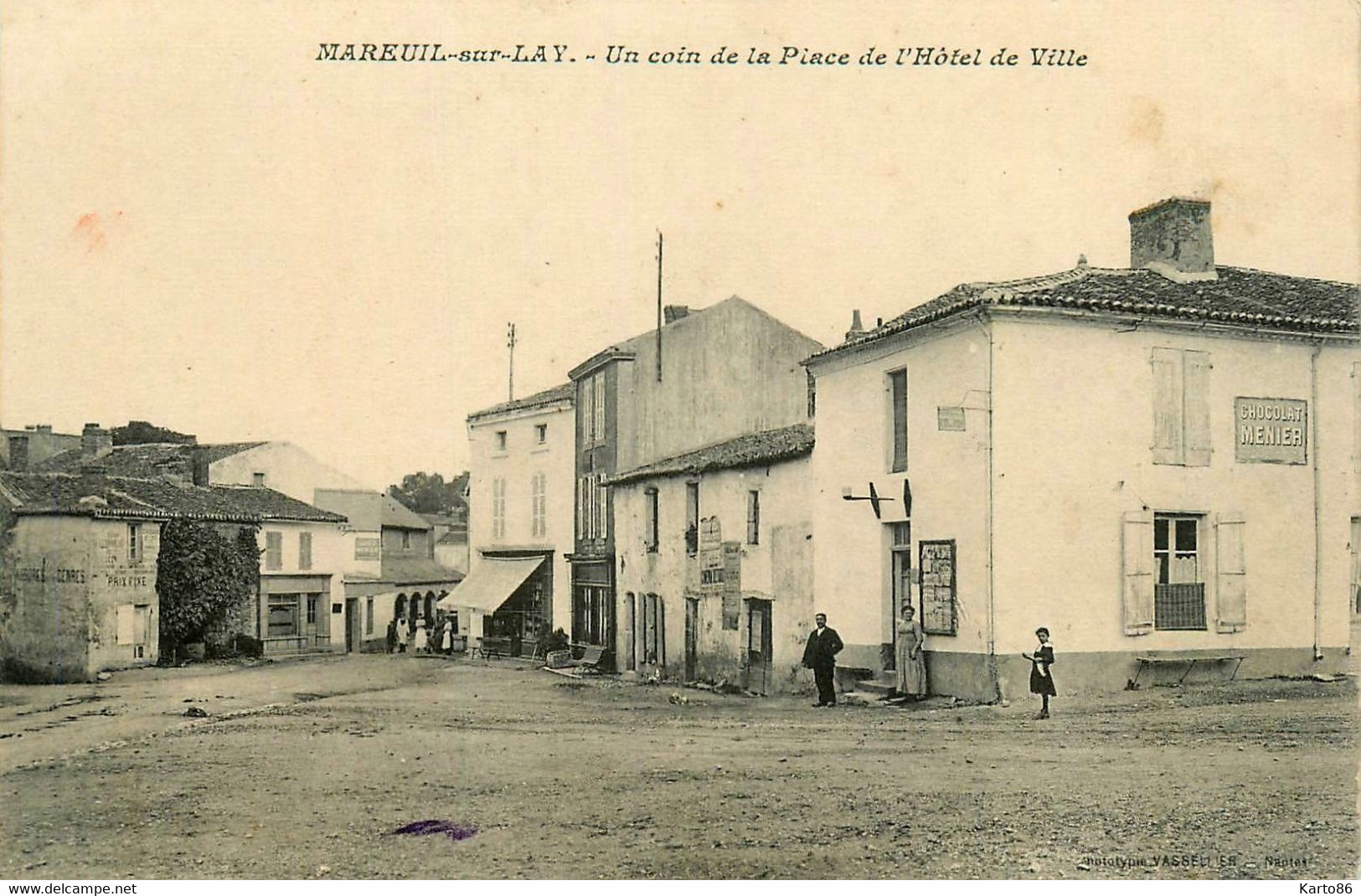 Mareuil Sur Lay Dissais * Débit De Tabac Tabacs TABAC , Un Coin De La Place De L'hôtel De Ville - Mareuil Sur Lay Dissais