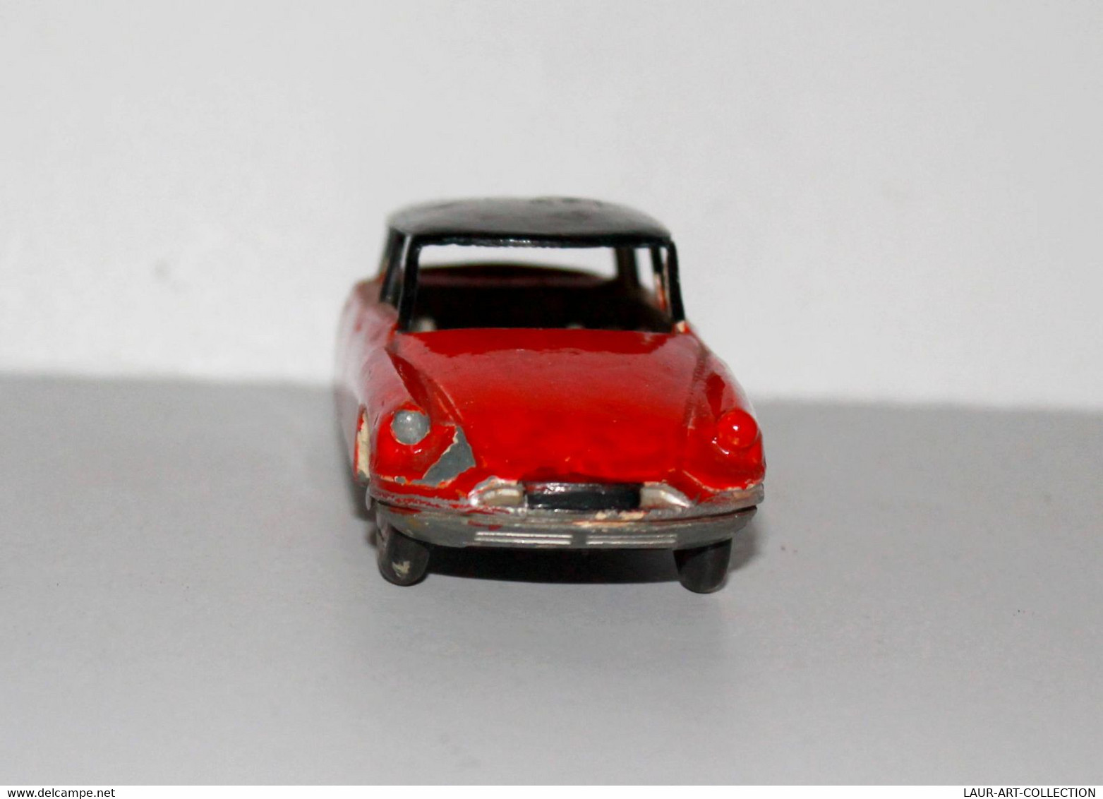 MECCANO - DINKY TOYS - CITROEN DS 19 ROUGE REF 24C - ECH 1/43  ANCIEN MINIATURE AUTOMOBILE        (030122DT.1) - Dinky