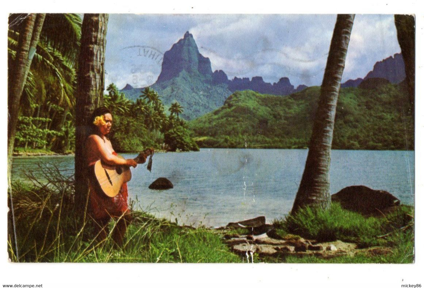 TAHITI-- Chanteuse à Moorea  ( Petite Animation ) .......à Saisir - Tahiti