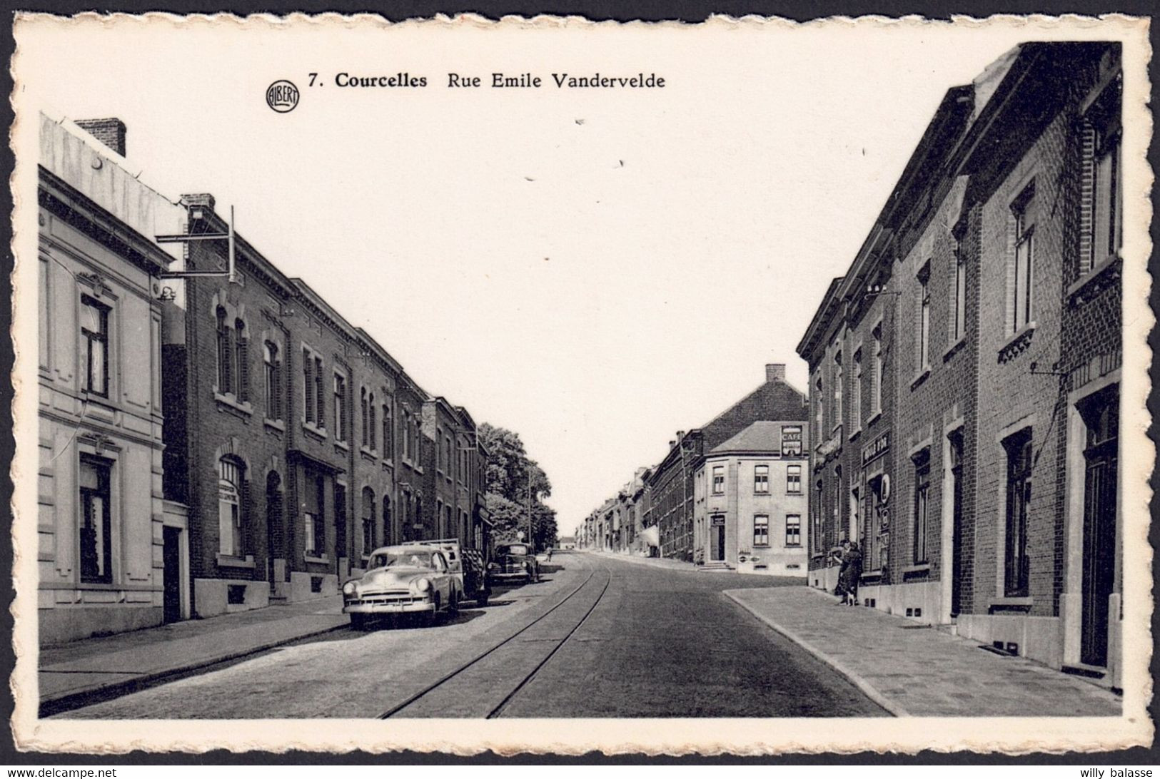 +++ CPA - COURCELLES - Rue Emile Vandervelde  // - Courcelles