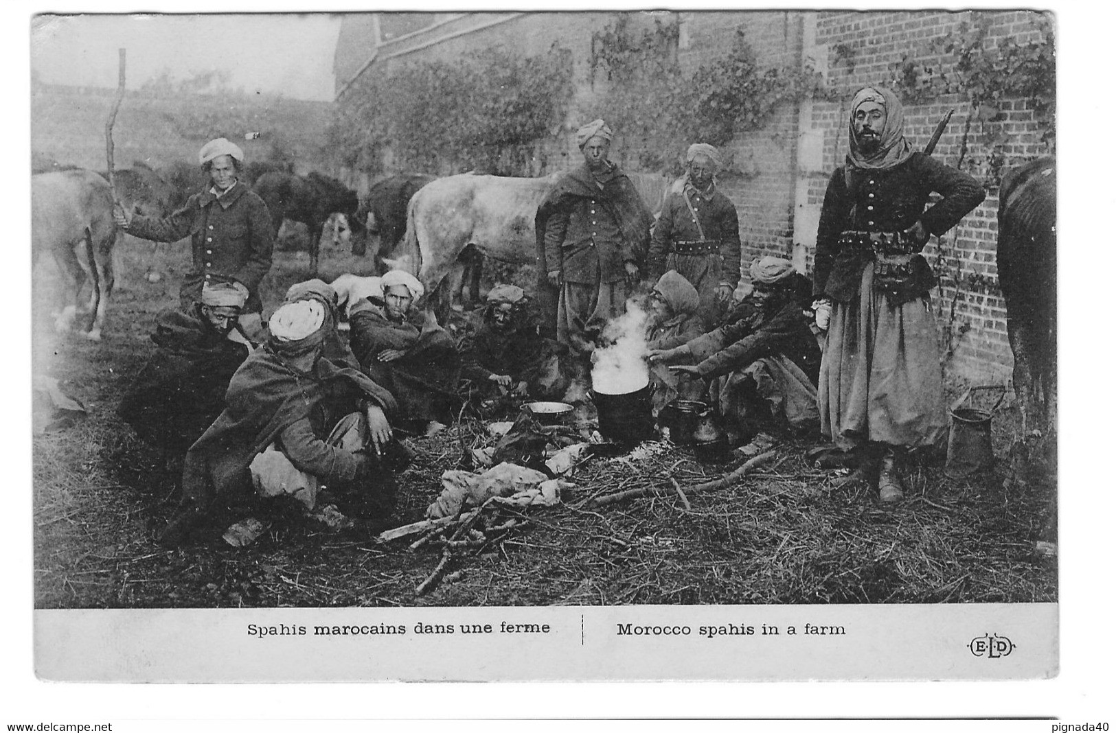 CPA, Guerre 1914-15, Spahis Marocains Dans Une Ferme, Animée, Dos Vierge ELD - War 1914-18