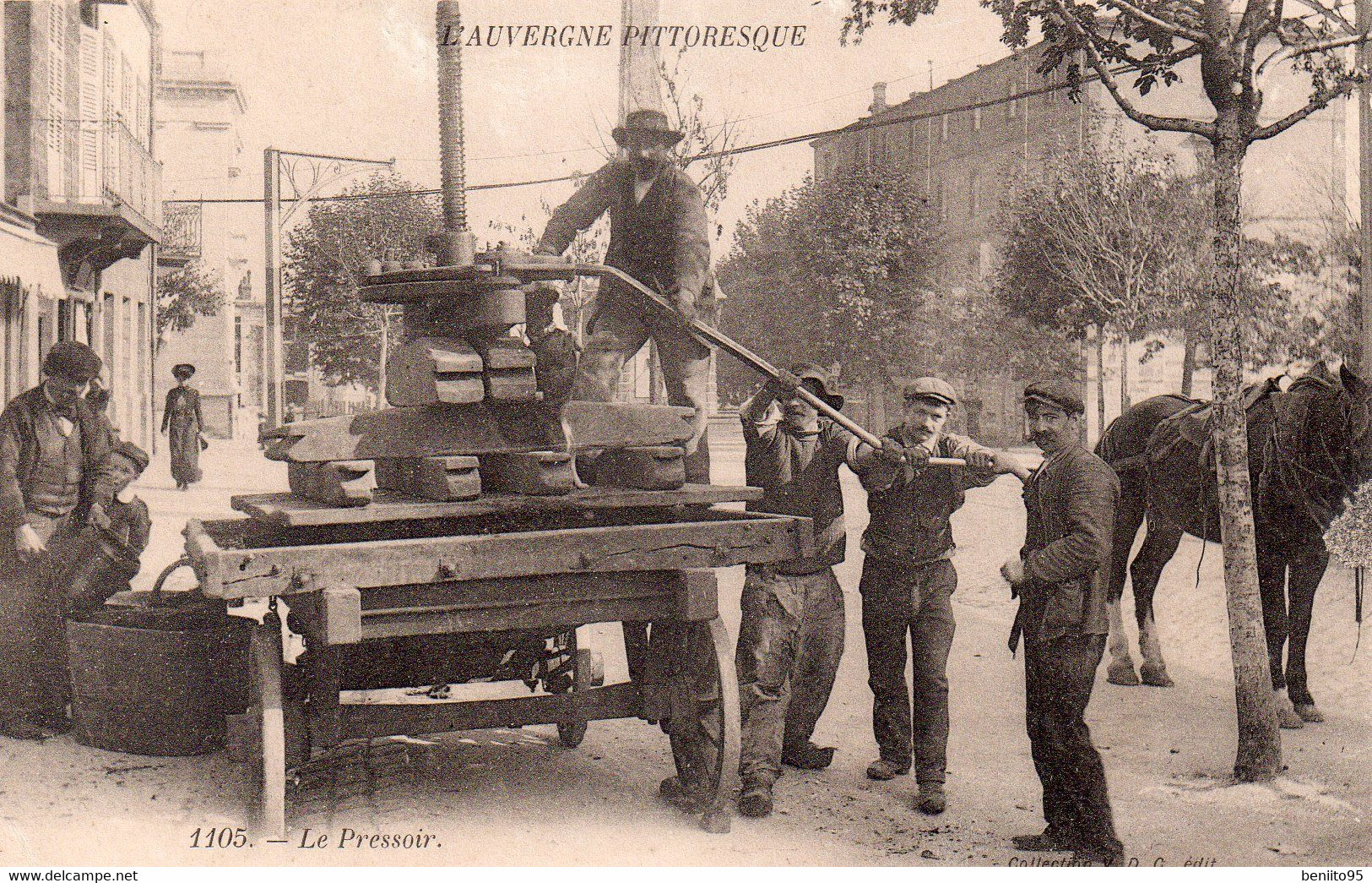 CPA L'AUVERGNE Pittoresque - Le PRESSOIR. - Auvergne Types D'Auvergne