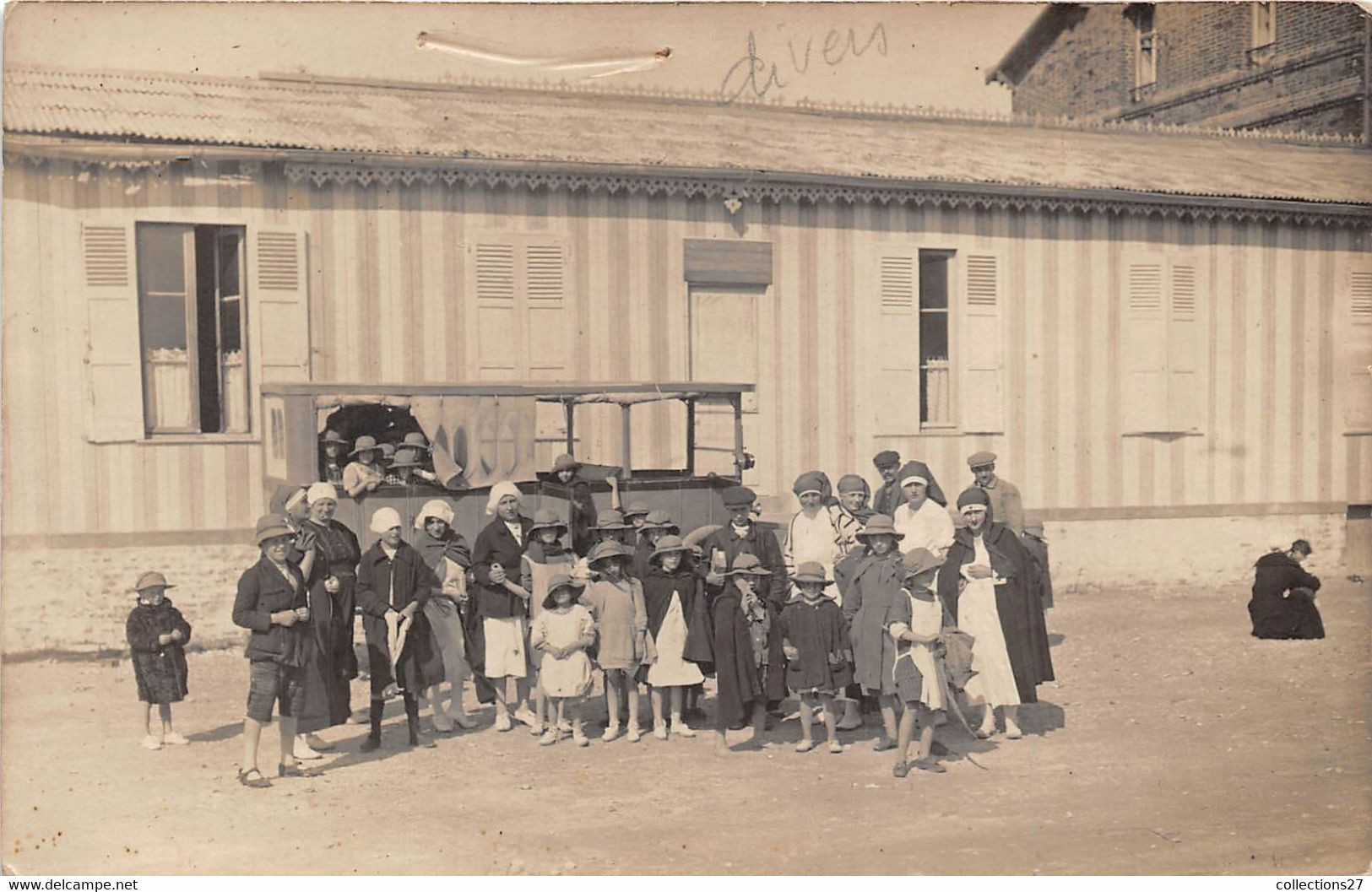 BUS TRANSPORT D'ENFANTS - CARTE PHOTO A SITUER - Autobus & Pullman