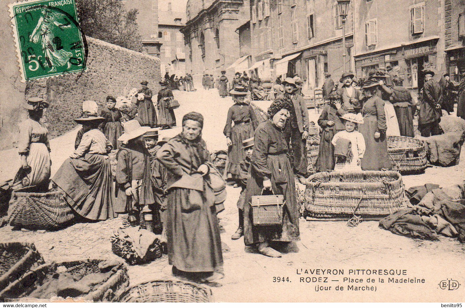 CPA De RODEZ - Place De La Madeleine ( Belle Animation!!). - Rodez