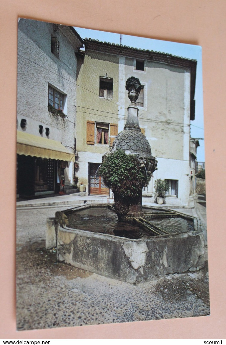 Pernes Les Fontaines - Vieille Fontaine Provençale - Pernes Les Fontaines