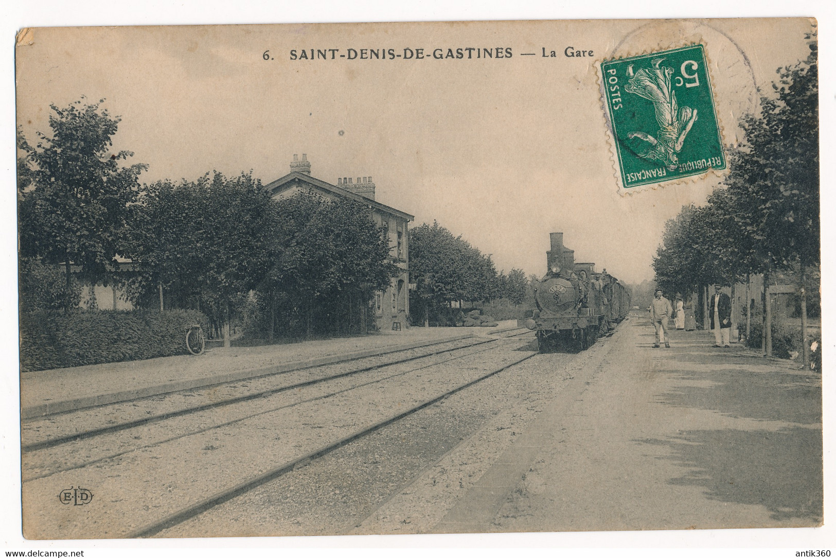 CPA 53 SAINT DENIS DE GASTINES La Gare Train En Gare - Sonstige & Ohne Zuordnung