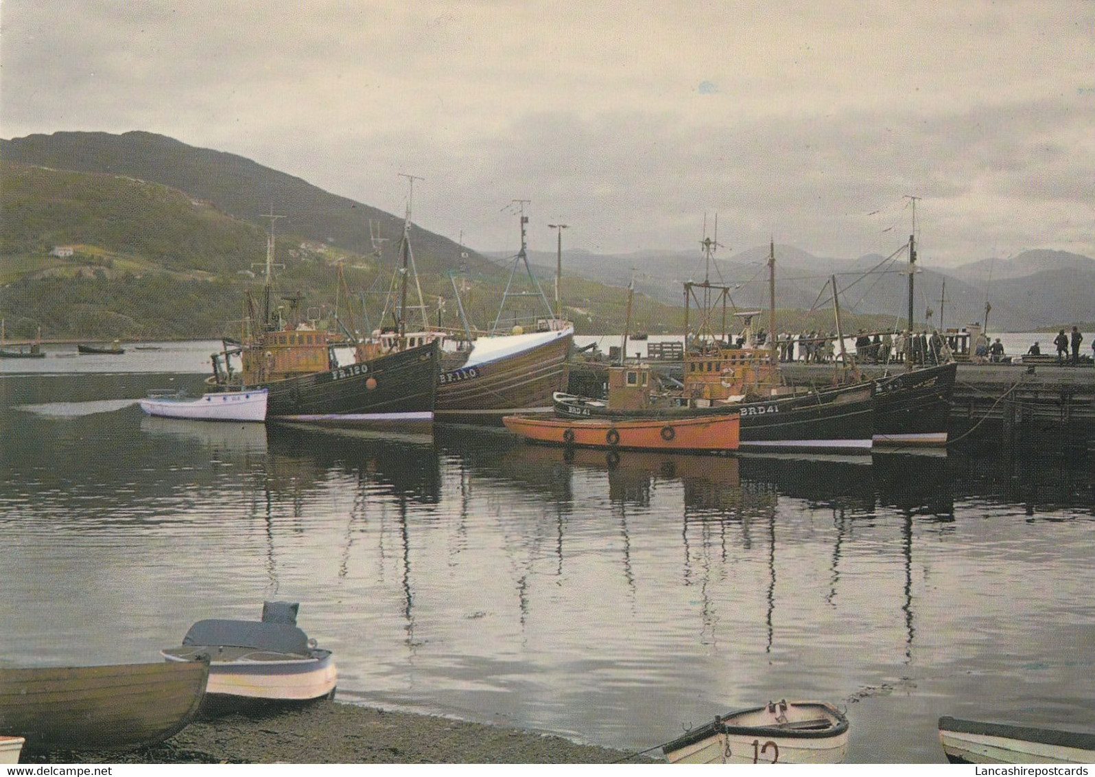 Postcard Loch Broom Ullapool Ross-Shire The Fishing Fleet Attracts Visitors To The Pier My Ref B25339 - Ross & Cromarty