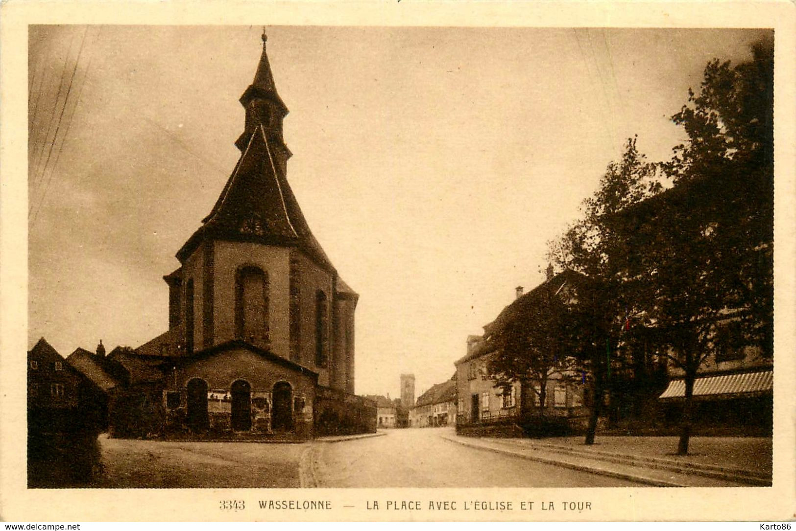 Wasselonne * La Place De L'église Du Village * Rue - Wasselonne