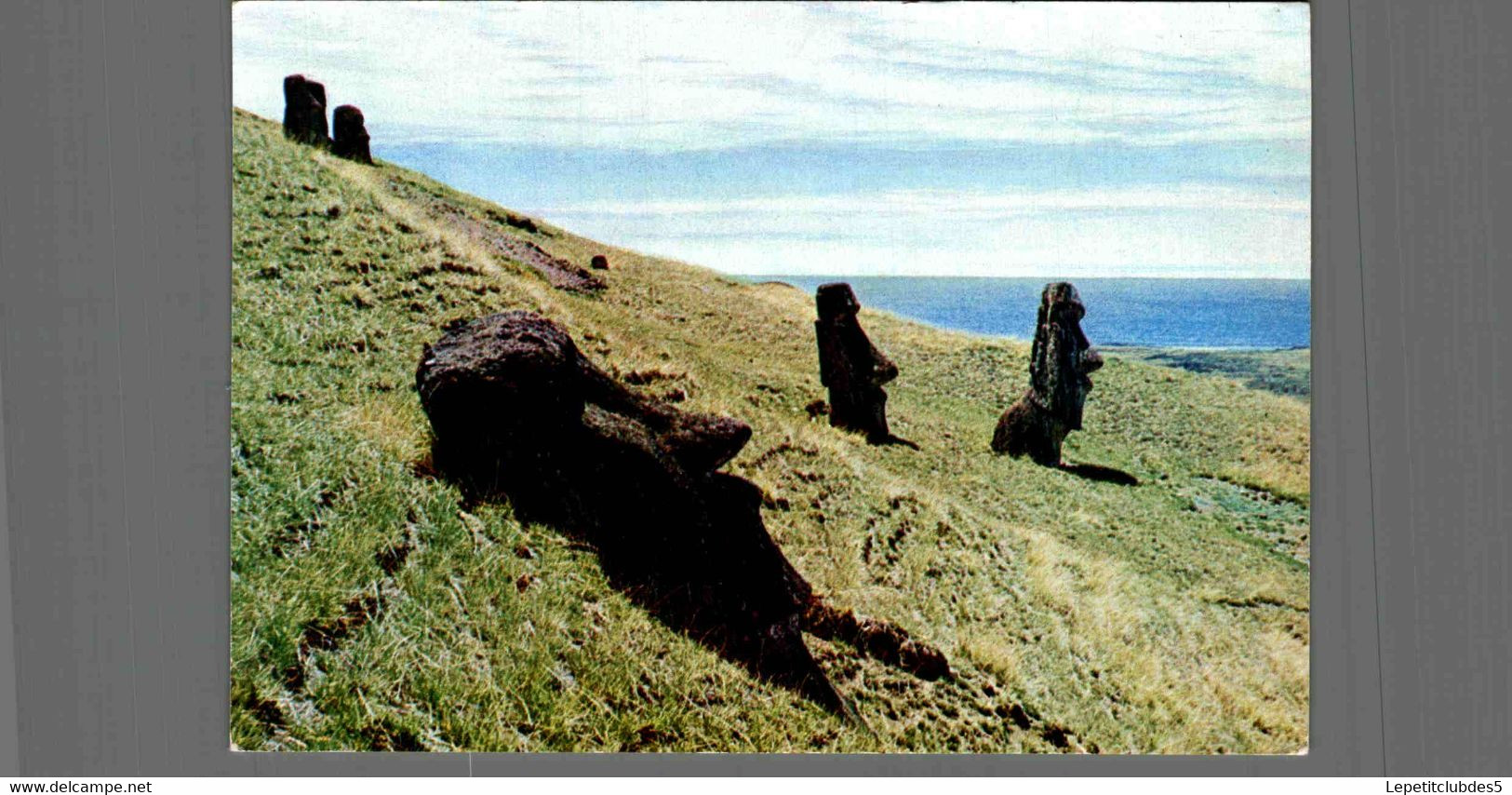 ILE DE PAQUES EASTER ISLAND STATUES MOAI VOLCAN RANO RARAKU - 03032022 - Rapa Nui