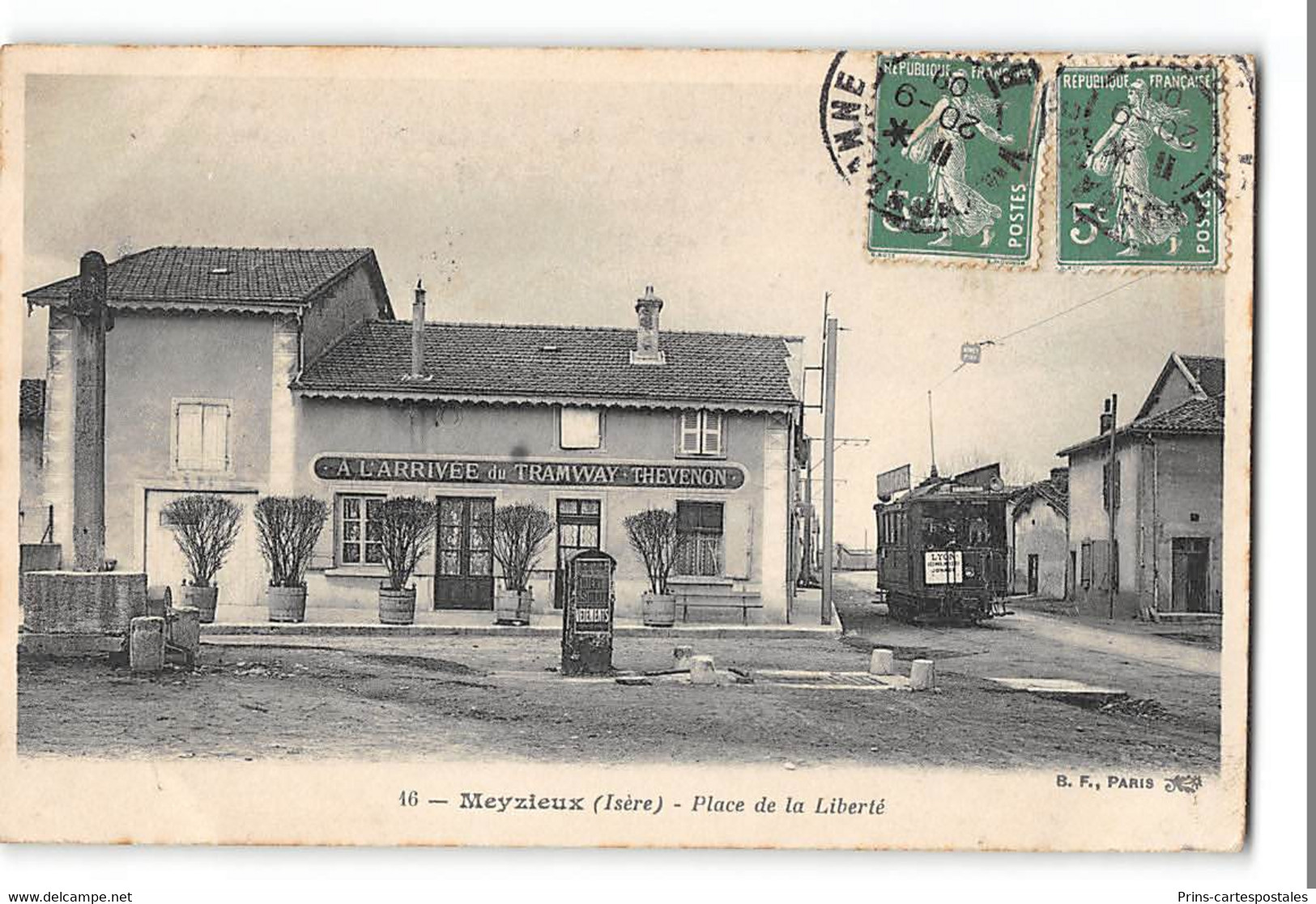 CPA 69 Meyzieu Place De La Liberté Et Le Tramway - Meyzieu