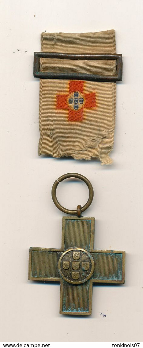 Décoration Officielle Croix Rouge Portugal 1865 1925 - Sonstige & Ohne Zuordnung