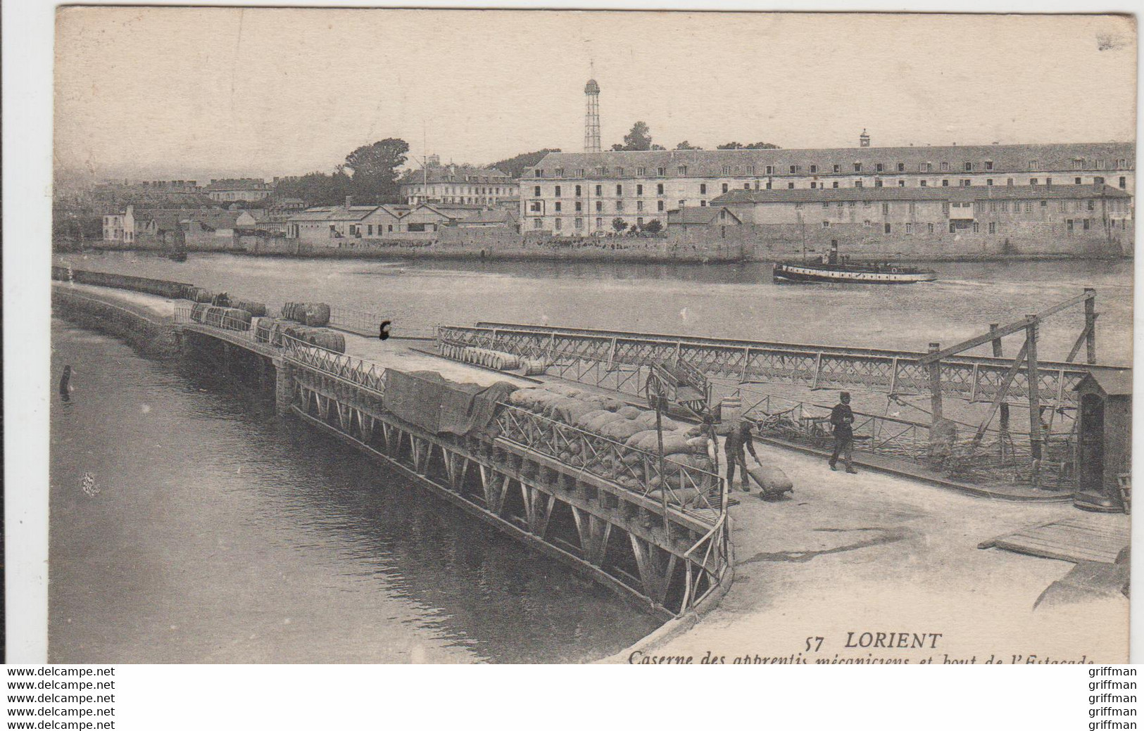LORIENT CASERNE DES APPRENTIS MECANICIENS ET BOUT DE L'ESTACADE 1916 TBE - Lorient