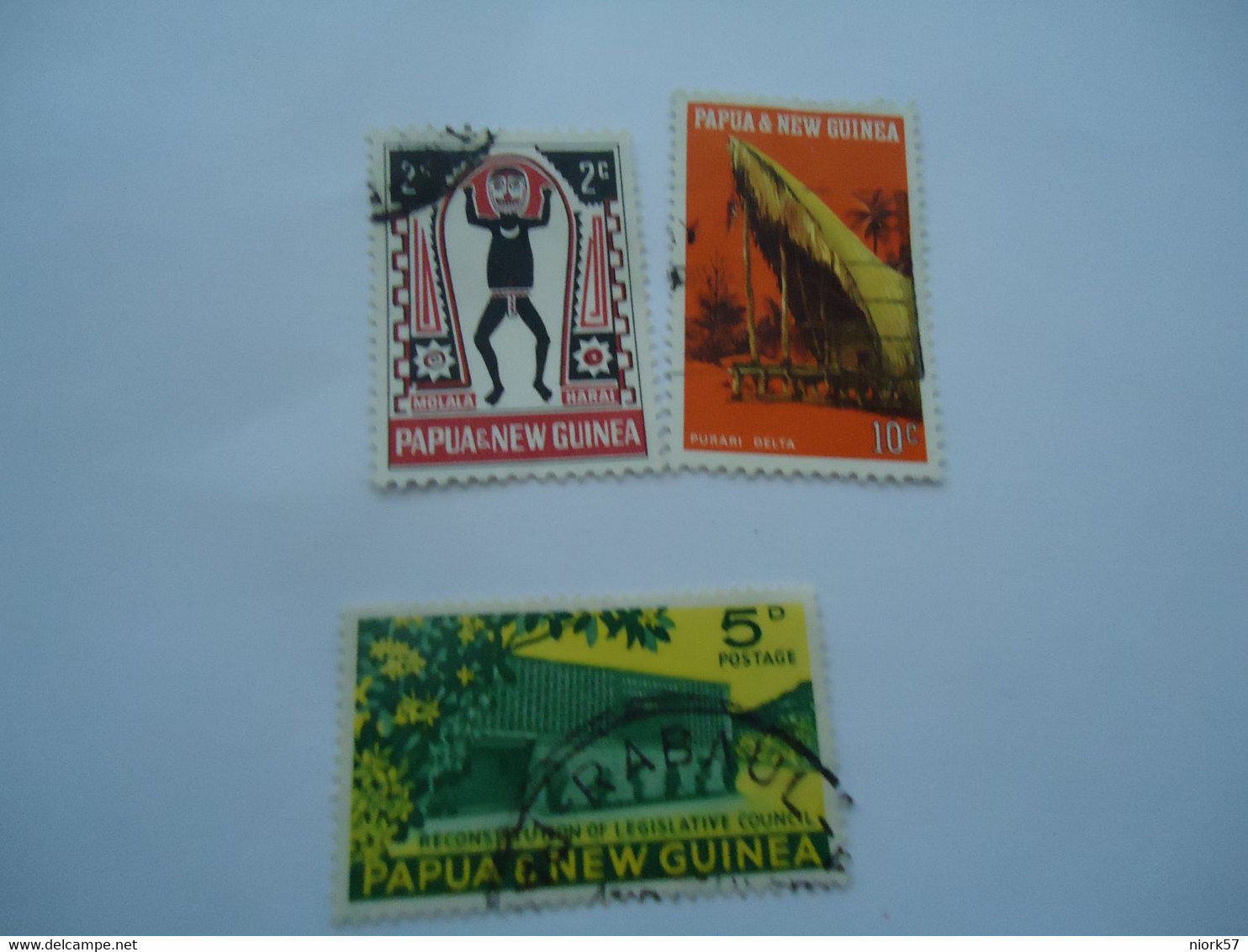 PAPUA  NEW GUINEA USED  3 STAMPS  LOTS - Rapa Nui (Easter Islands)