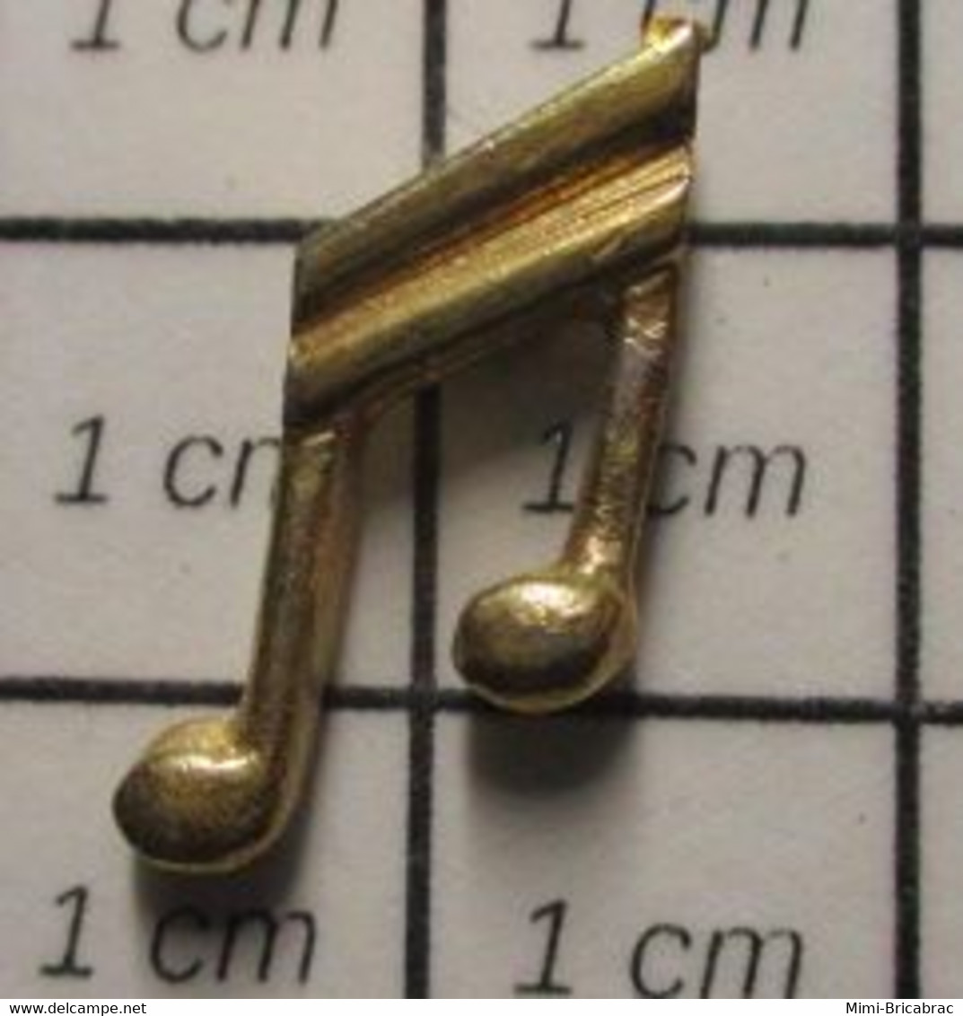 1215a Pin's Pins / Beau Et Rare / THEME : MUSIQUE / NOTE DE MUSIQUE DOUBLE CROCHE METAL JAUNE - Musique