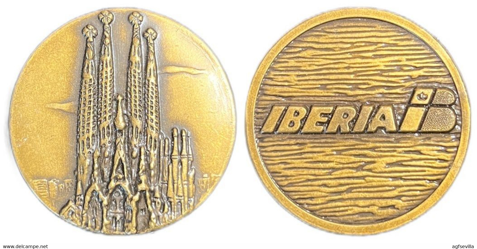 ESPAÑA. MEDALLA DE IBERIA, DEDICADA A BARCELONA. SAGRADA FAMILIA. BRONCE. ESPAGNE. SPAIN MEDAL - Profesionales/De Sociedad