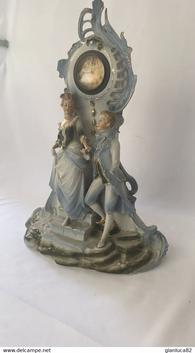 Statuetta Di Porcellana Con Orologio Da Restaurare (G107)  Come Da Foto  Altezza 41 Cm Base 26 Cm - Capodimonte (ITA)