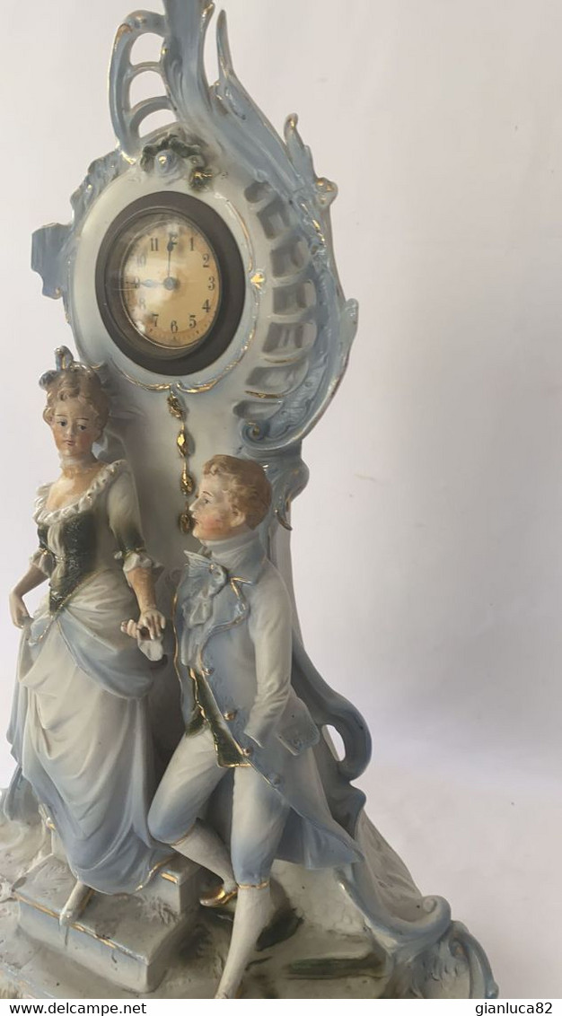 Statuetta Di Porcellana Con Orologio Da Restaurare (G107)  Come Da Foto  Altezza 41 Cm Base 26 Cm - Capodimonte (ITA)