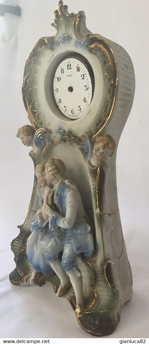 Statuetta Di Porcellana Con Orologio Da Restaurare (G108)  Come Da Foto  Altezza 29 Cm Base 14 Cm - Capodimonte (ITA)