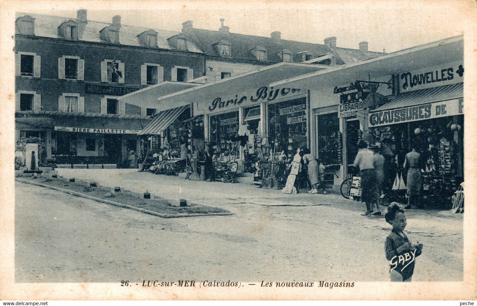 N°90477  -cpa Luc Sur Mer -les Nouveaux Magasins- - Luc Sur Mer