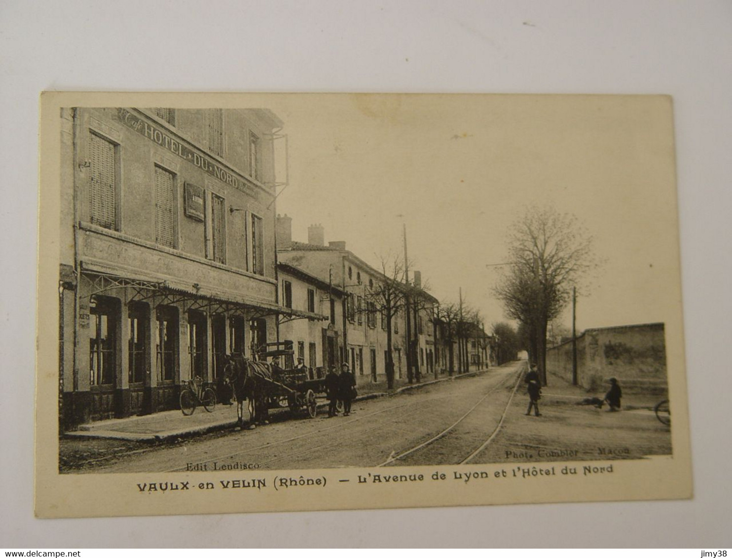 RHONE-VAULX EN VELIN-L'AVENUE DE LYON ET L'HOTEL DU NORD ED LENDISCQ ANIMEE - Vaux-en-Velin