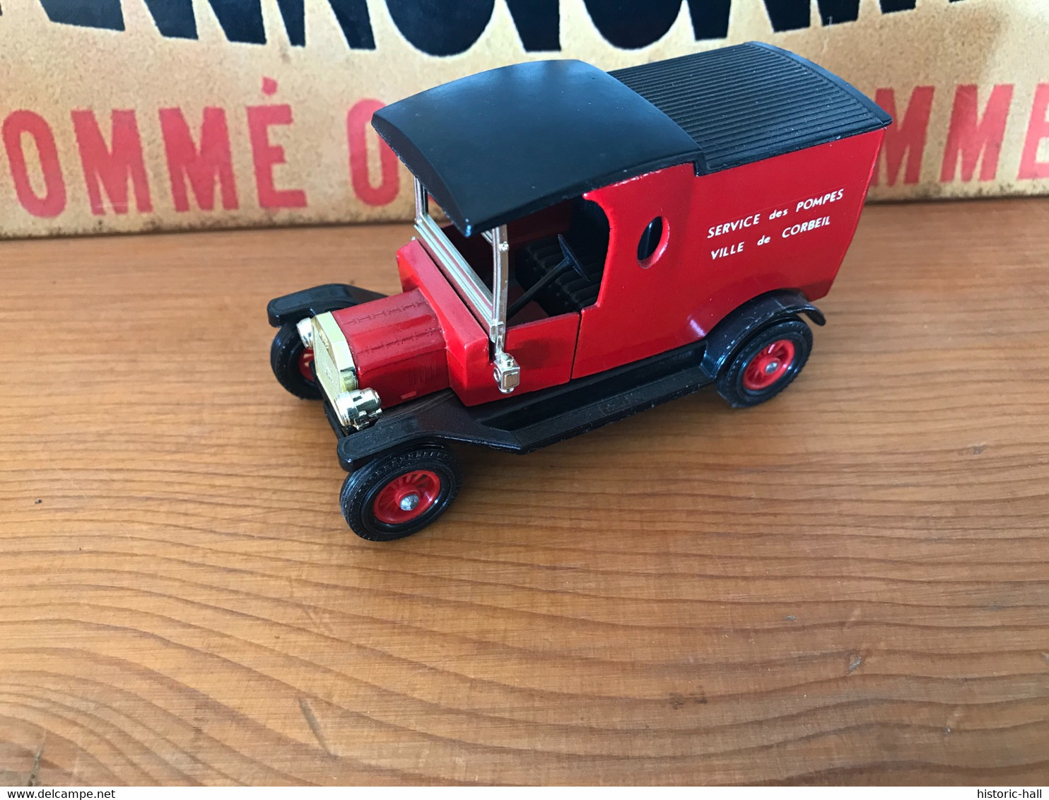 MATCHBOX - Ford T 1912 - Camionnette Pompier - Service Des Pompes Ville De Corbeil - Matchbox