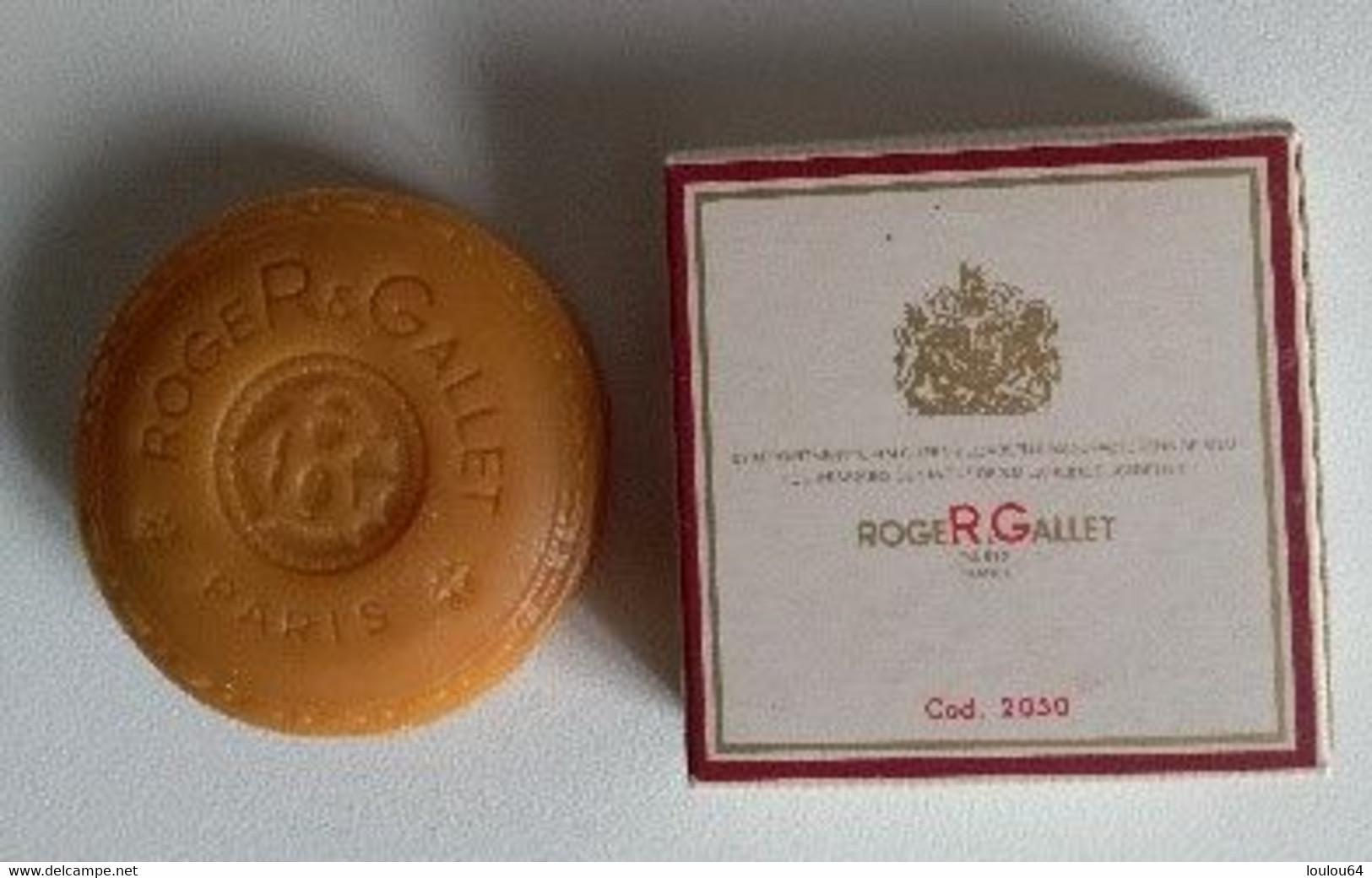 Pin's - Parfums Et Beauté - Produits De Beauté - Roger & Gallet - Savon Parfumé 25g -  EXTRA -VIEILLE - - Produits De Beauté