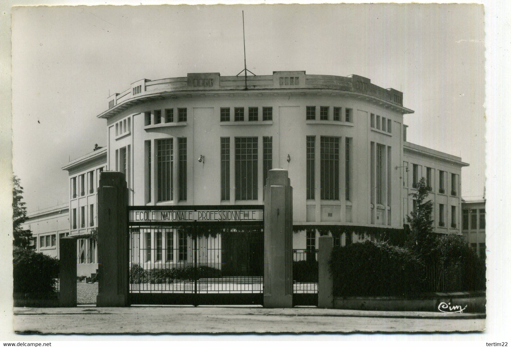 ( THIERS )( 63 PUY DE DOME ) ECOLE NATIONALE DE COUTELLERIE - Thiers