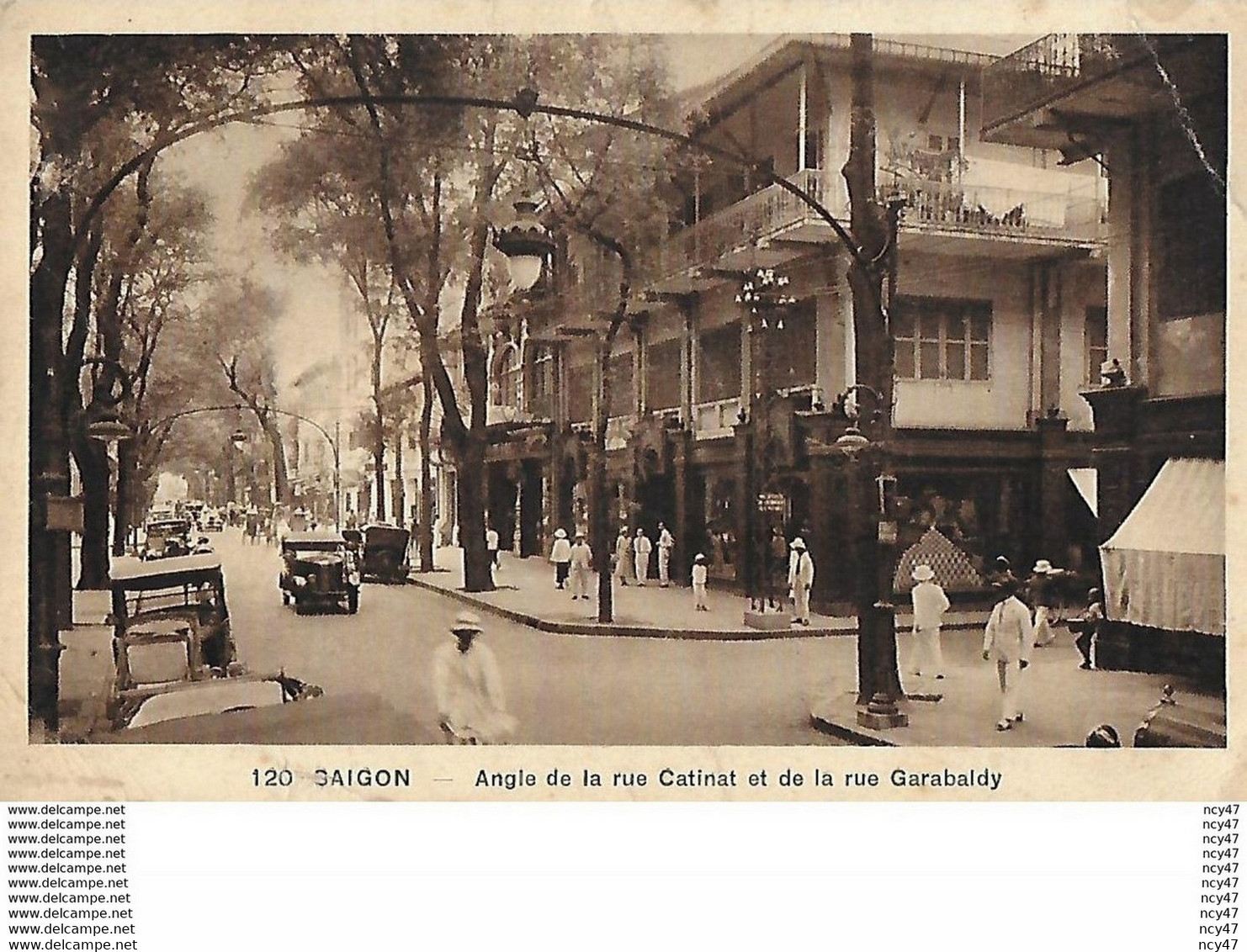 CPA  SAIGON (Viet-Nam).   Angle De La Rue Catinat Et De La Rue Garabaldy. Animé, Commerce, Voiture Ancienne. ..I 737 - Vietnam