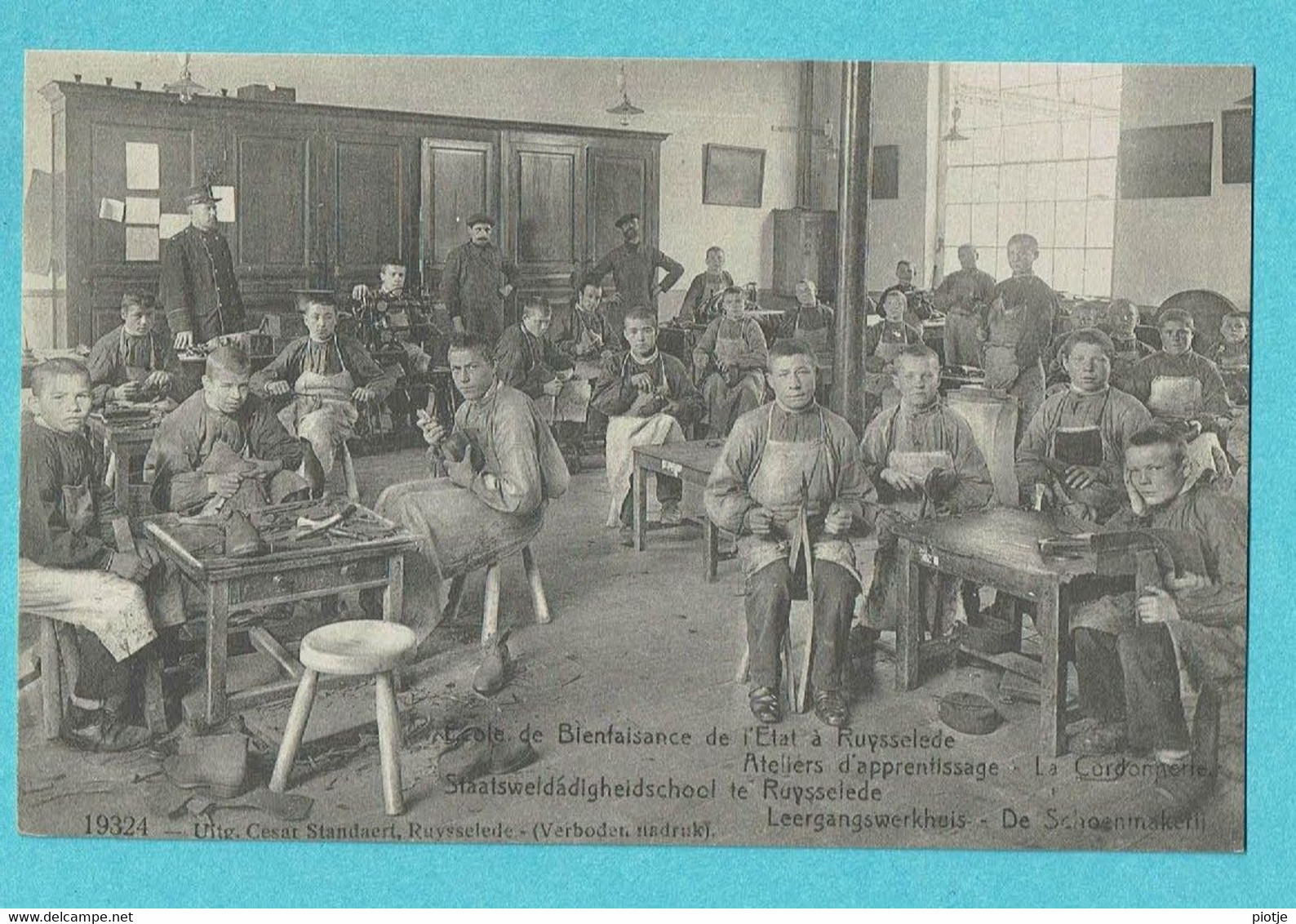 * Ruiselede - Ruysselede * (Uitg Cesat Standaert, Nr 19324) école De Bienfaisance, Ateliers, Cordonnerie, Schoenmakerij - Ruiselede