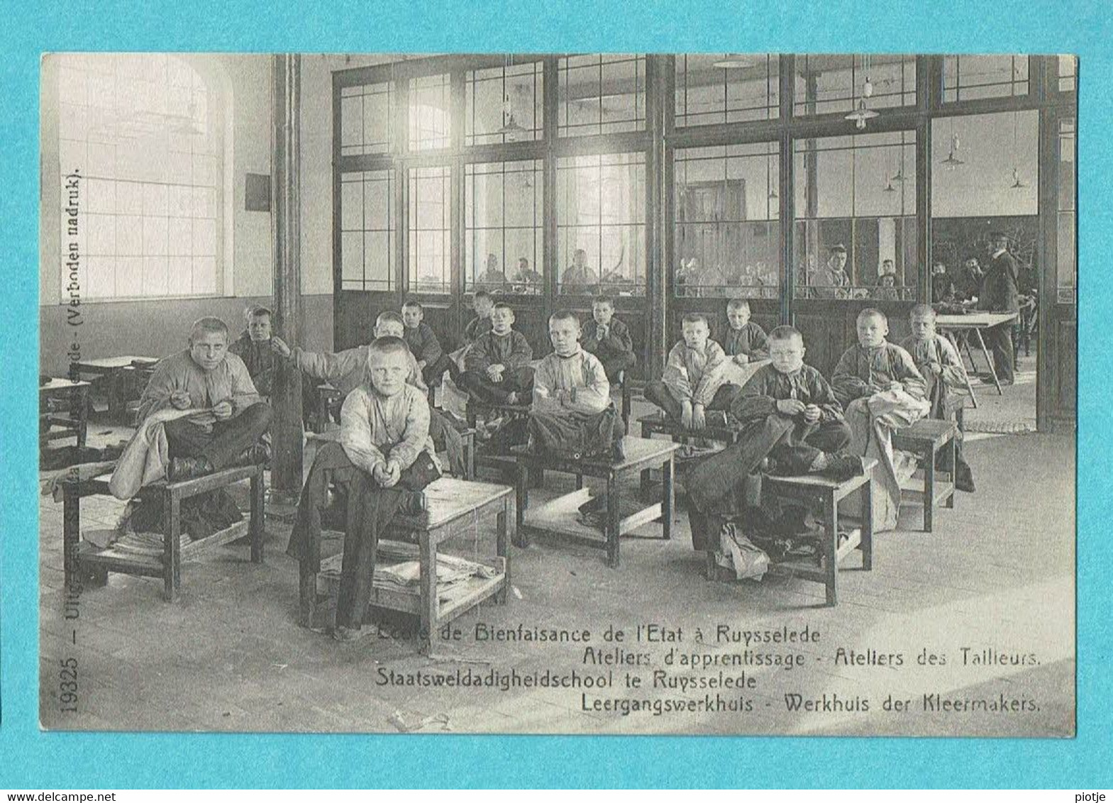 * Ruiselede - Ruysselede * (Uitg Cesar Standaert, Nr 19325) école De Bienfaisance, Ateliers Tailleurs, Enfants, TOP - Ruiselede