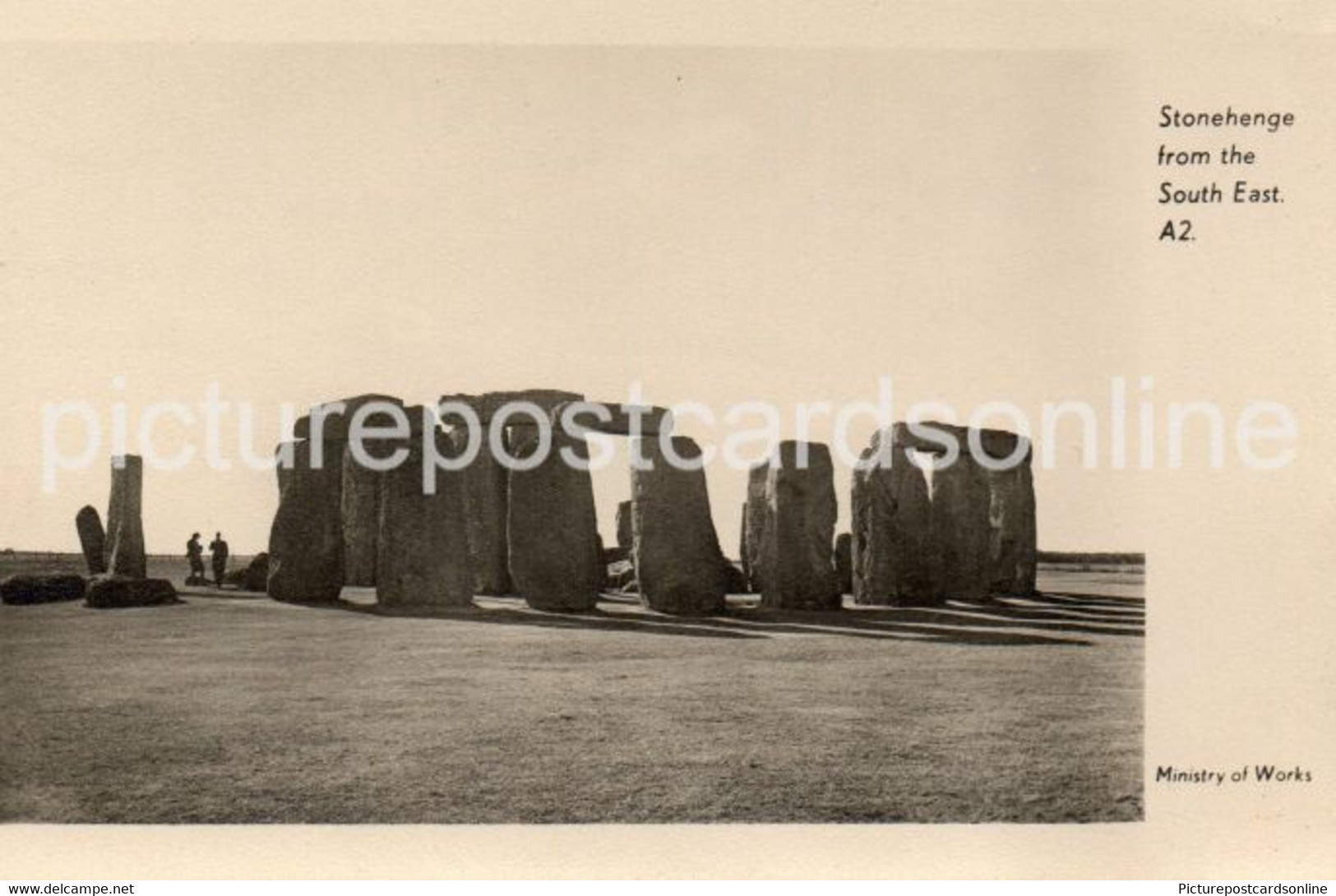 STONEHENGE FROM THE SOUTH EAST A2 OLD R/P POSTCARD MINISTRY OF WORKS - Stonehenge