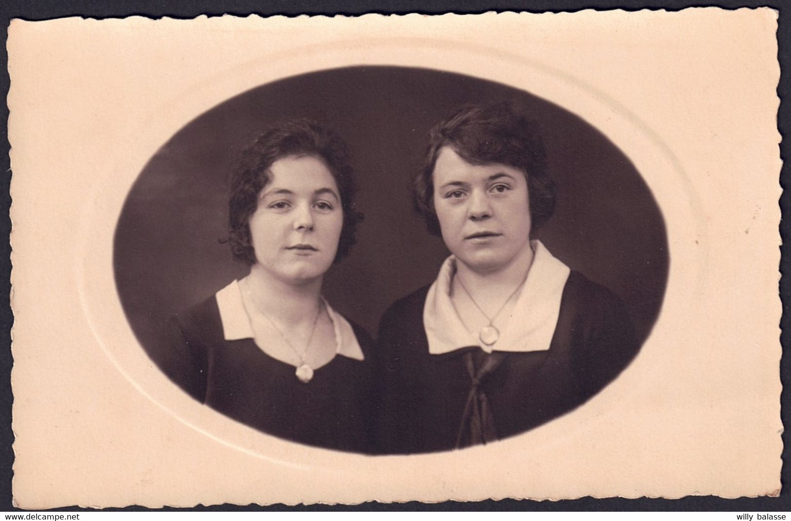 +++  Photo Carte - Phot. Libert à OTTIGNIES - Portrait Jeunes Filles - Femmes En Médaillon   // - Ottignies-Louvain-la-Neuve