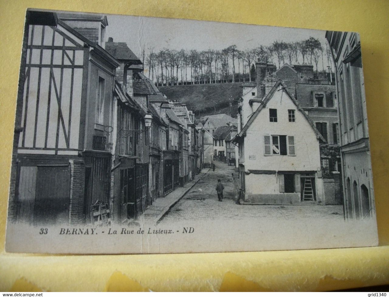 27 1684 - CPA - 27 BERNAY - LA RUE DE LISIEUX - ANIMATION - Bernay