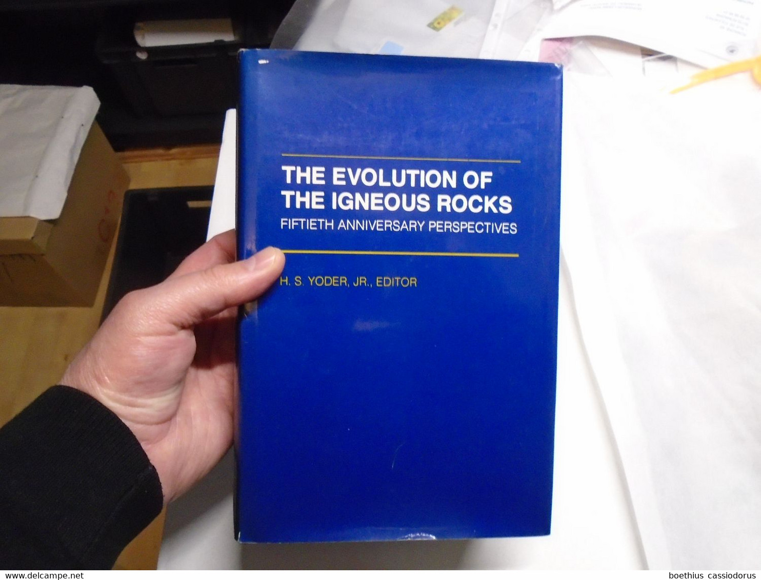 THE EVOLUTION OF THE IGNEOUS ROCKS  FIFTIETH ANNIVERSARY PERSPECTIVES 1979 H. S. YODER JR. , EDITOR - Geología
